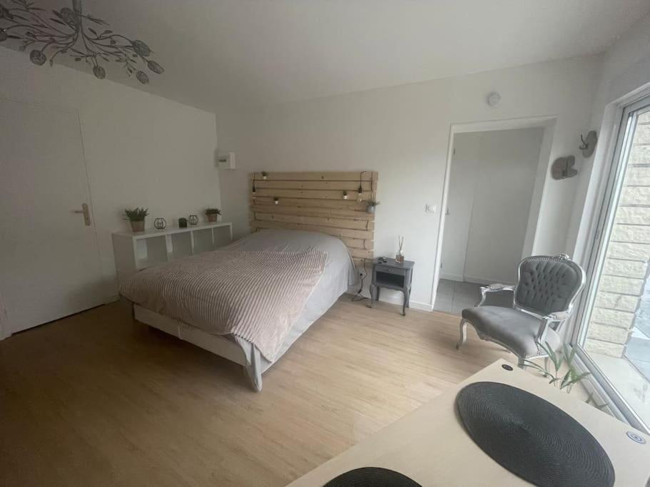 Appartement Studio Equipe à Valenciennes Extérieur photo